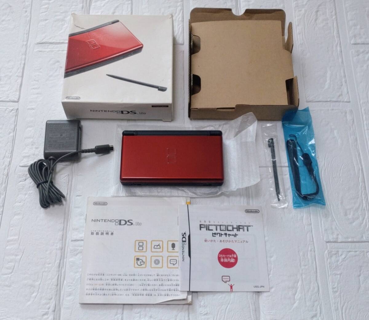 ◇【ほぼ未使用】Nintendo DS Lite NDS USG-001 クリムゾン ◇【ほぼ未使用】Nintendo DS Lite NDS USG-001 クリムゾン
