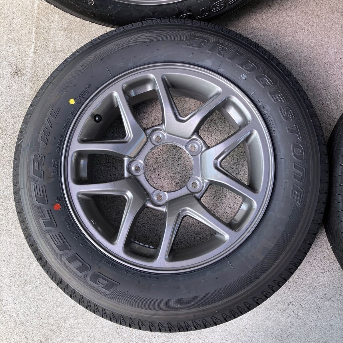 新車外し】【美品】JB64 スズキ ジムニー 純正アルミホイール 新車外し】【美品】JB64 スズキ ジムニー 純正アルミホイール