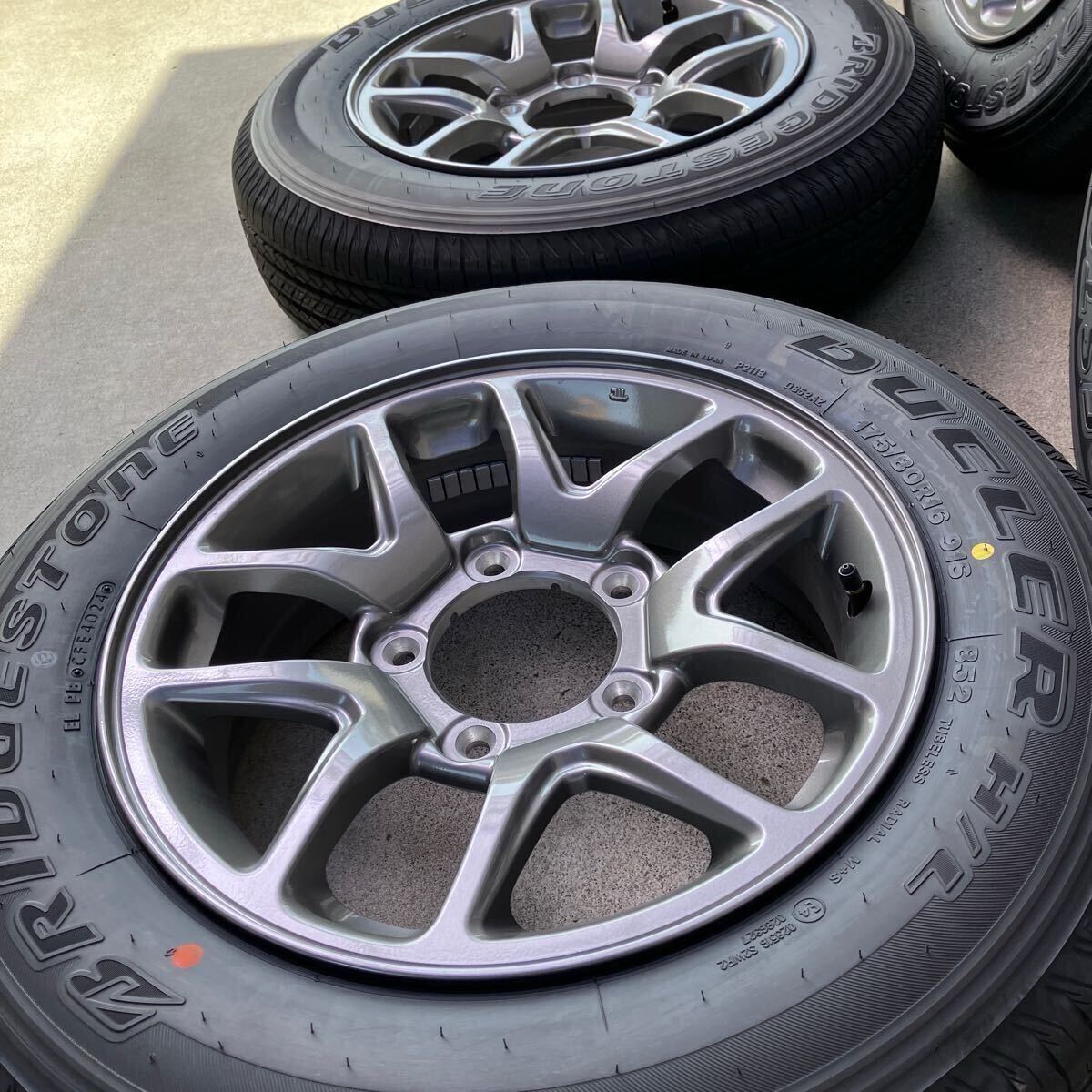 新車外し】【美品】JB64 スズキ ジムニー 純正アルミホイール 新車外し】【美品】JB64 スズキ ジムニー 純正アルミホイール