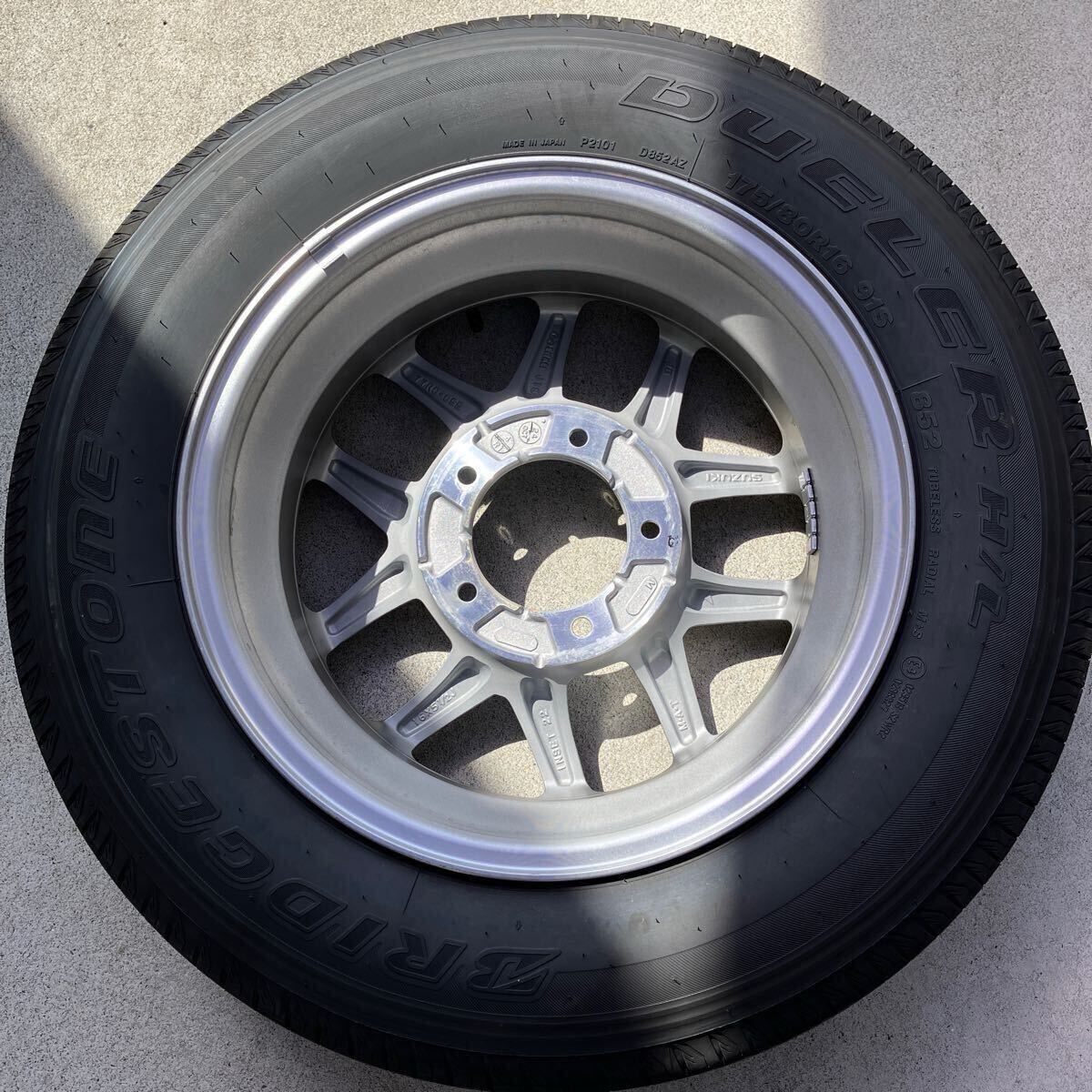 新車外し】【美品】JB64 スズキ ジムニー 純正アルミホイール 新車外し】【美品】JB64 スズキ ジムニー 純正アルミホイール