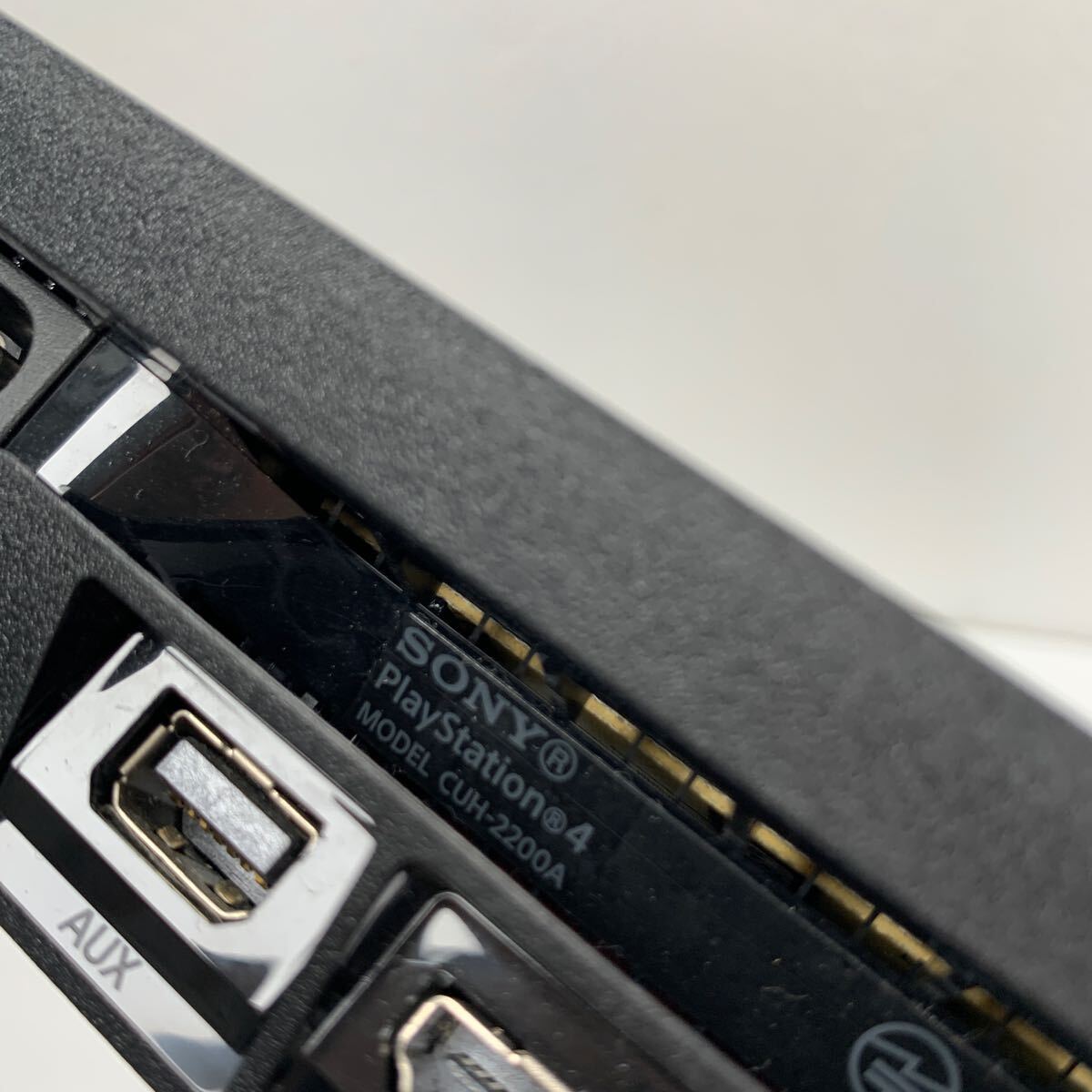 1円スタート プレステ4本体 FW8.50 CUH-2200A 美品 HDD 封印 1円スタート プレステ4本体 FW8.50 CUH-2200A 美品 HDD 封印