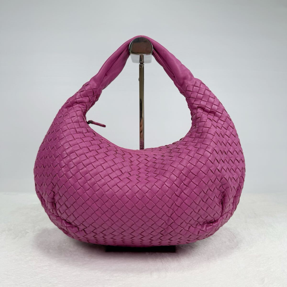 BOTTEGA VENETA ボッテガヴェネタ ホーボー ミディアム イントレ BOTTEGA VENETA ボッテガヴェネタ ホーボー ミディアム イントレ