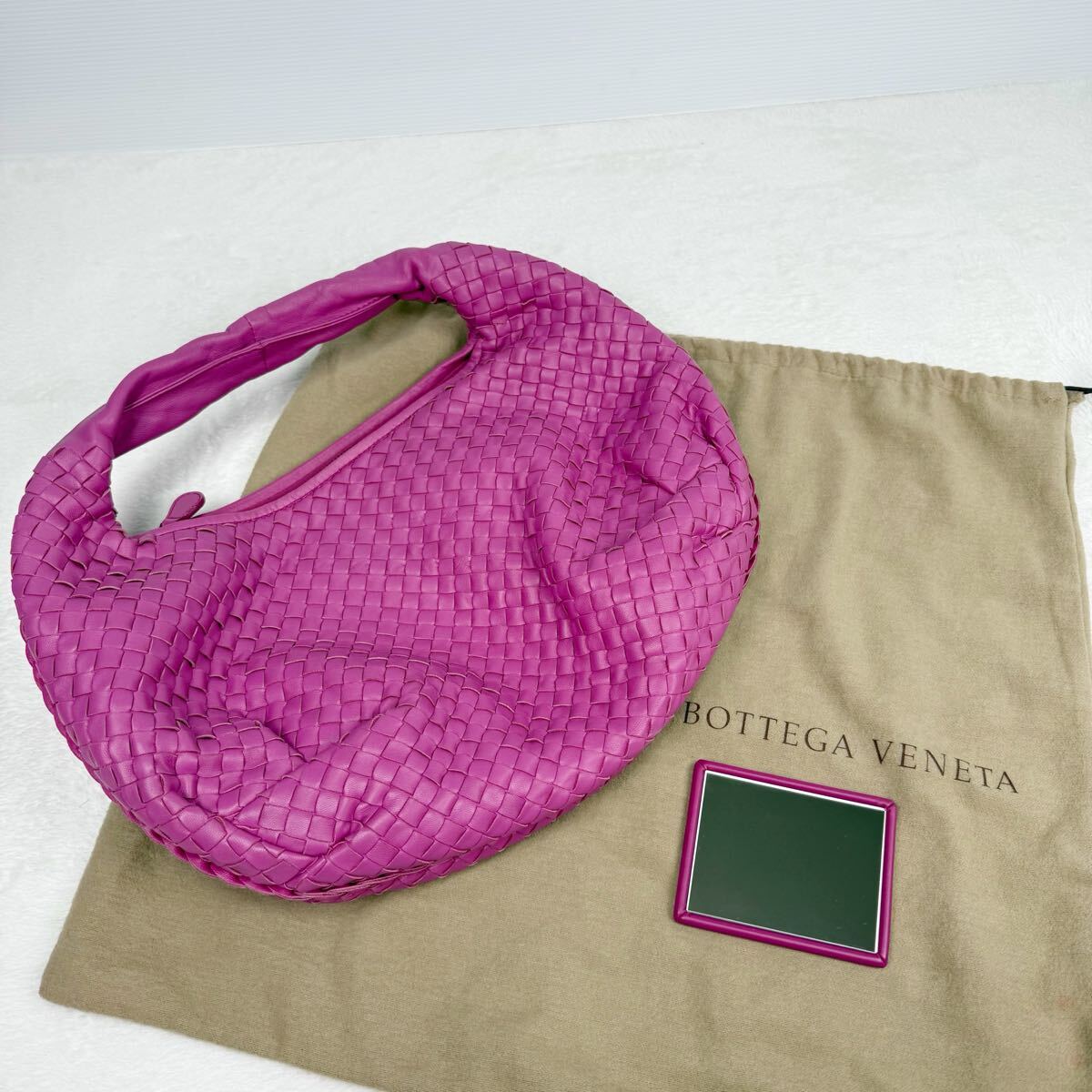 BOTTEGA VENETA ボッテガヴェネタ ホーボー ミディアム イントレ BOTTEGA VENETA ボッテガヴェネタ ホーボー ミディアム イントレ