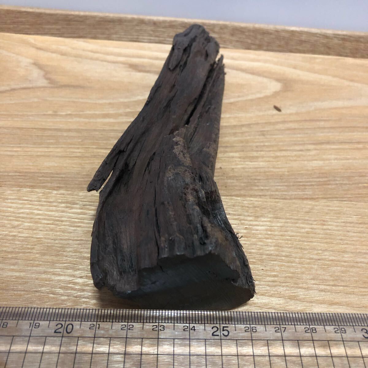 古い天然香木 135g 沈香黄熟香原木 茶道具 タニシャム沈香伽羅 古い天然香木 135g 沈香黄熟香原木 茶道具 タニシャム沈香伽羅