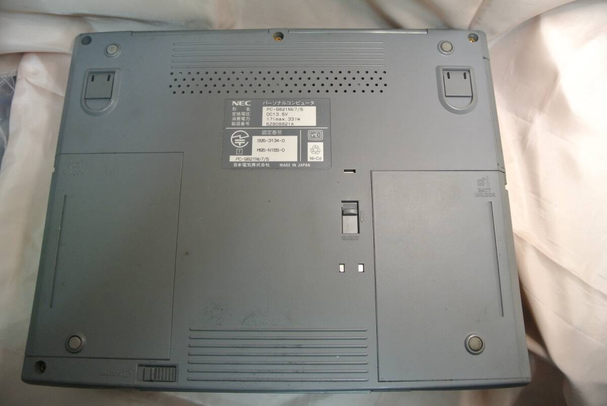 ジャンク:PC9821Nb7/5 ピポ音出るが液晶表示不良 外部表示可能 ジャンク:PC9821Nb7/5 ピポ音出るが液晶表示不良 外部表示可能