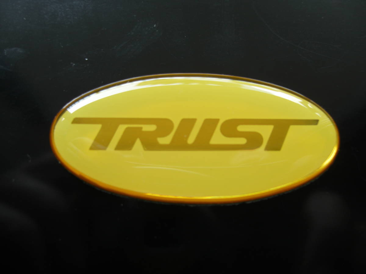 ★ 87年 当時物 トラスト エンブレム!黒色・白色 各1枚1セット//新品/送料110円_画像2