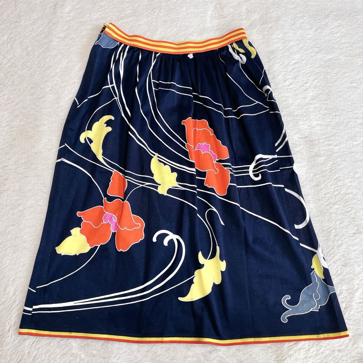 極美品 高級ライン LEONARD 花柄 セットアップ トップス 極美品 高級ライン LEONARD 花柄 セットアップ トップス