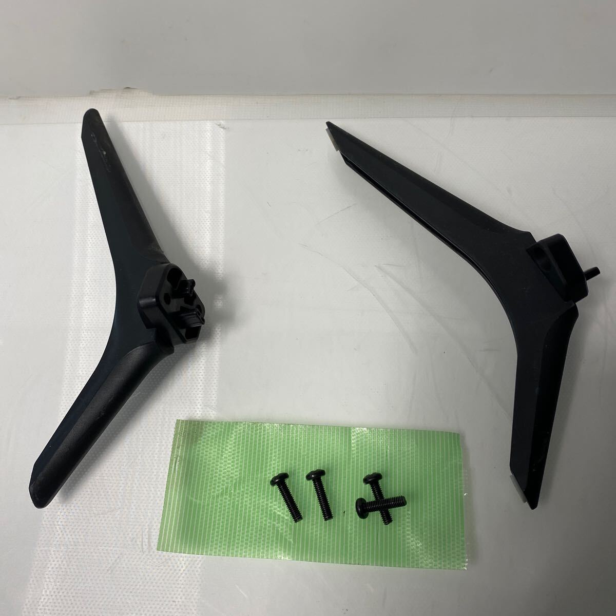 PB1-50428045部品　スタンドのみ　■Hisense 40A40H■/ハイセンス■ハイビジョン液晶テレビ■40V型■A2023年制