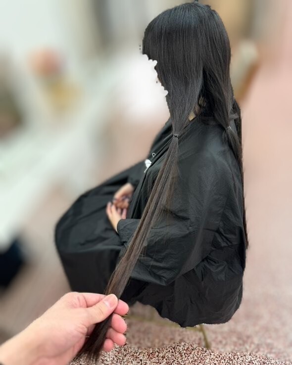 Yahoo!オークション - 髪束 約40㌢ 約106㌘ 髪の毛 女性
