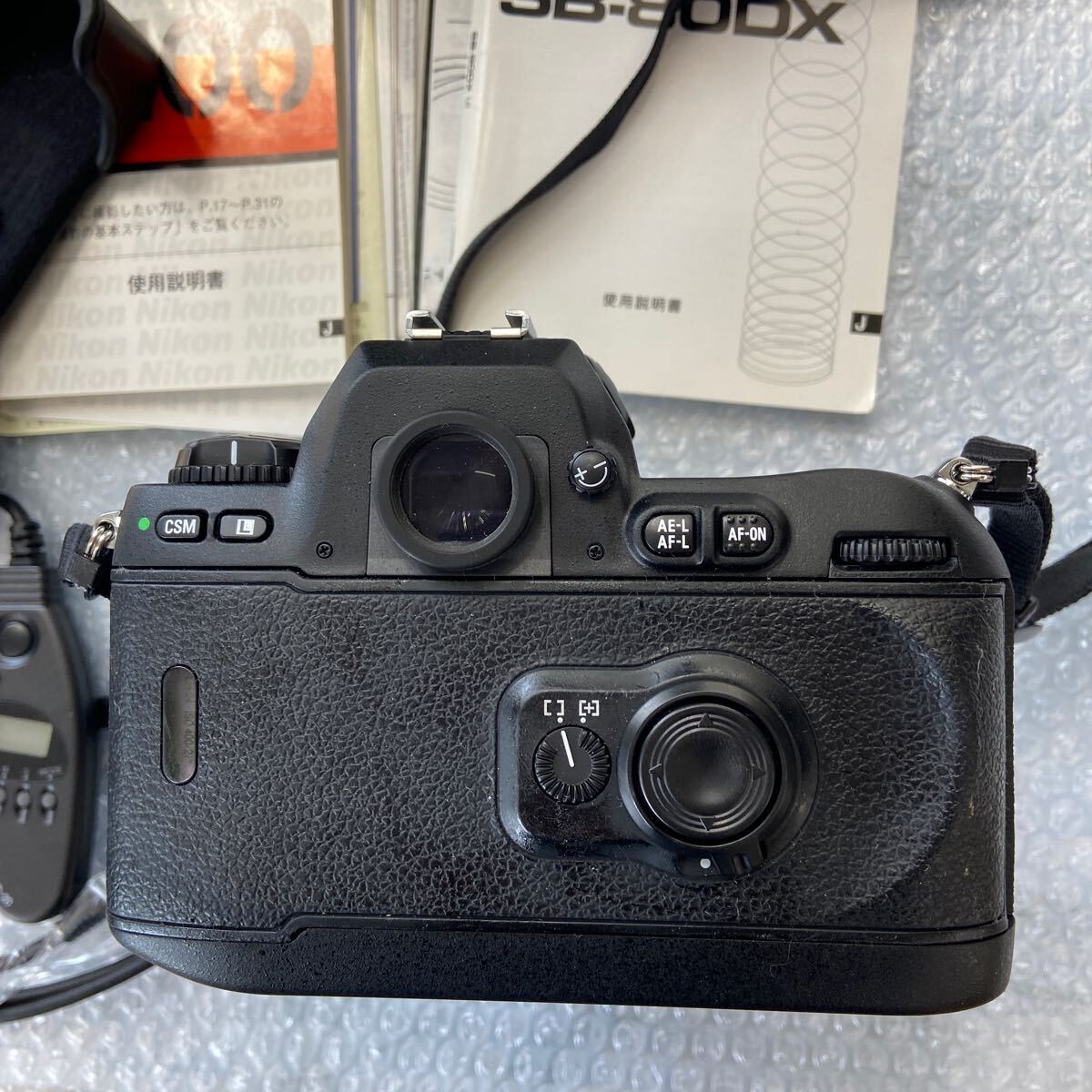 Nikon F100 AF 一眼レフ オートフォーカス フィルムカメラ 光学 Nikon F100 AF 一眼レフ オートフォーカス フィルムカメラ 光学