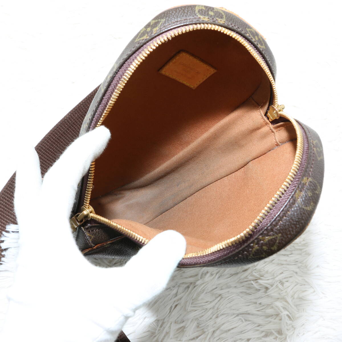 Louis Vuitton ルイヴィトン モノグラム ポシェット ガンジュ Louis Vuitton ルイヴィトン モノグラム ポシェット ガンジュ
