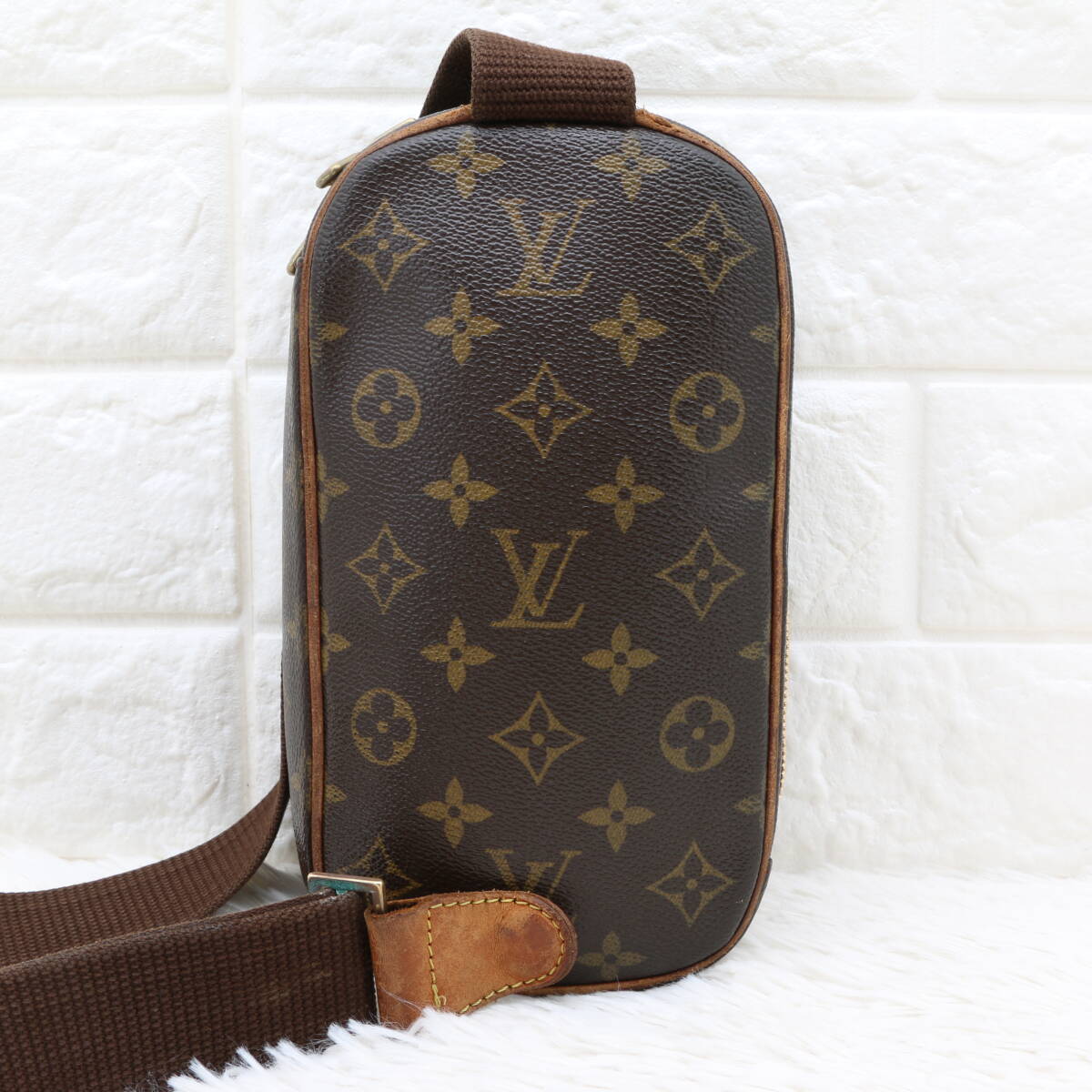Louis Vuitton ルイヴィトン モノグラム ポシェット ガンジュ Louis Vuitton ルイヴィトン モノグラム ポシェット ガンジュ