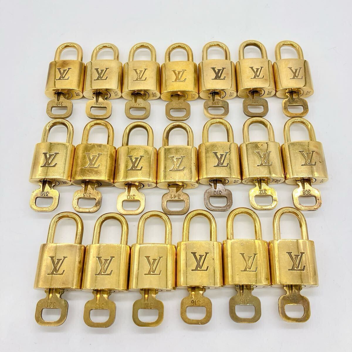 LOUIS VUITTON カデナ 南京錠 10点 LOUIS VUITTON ルイ