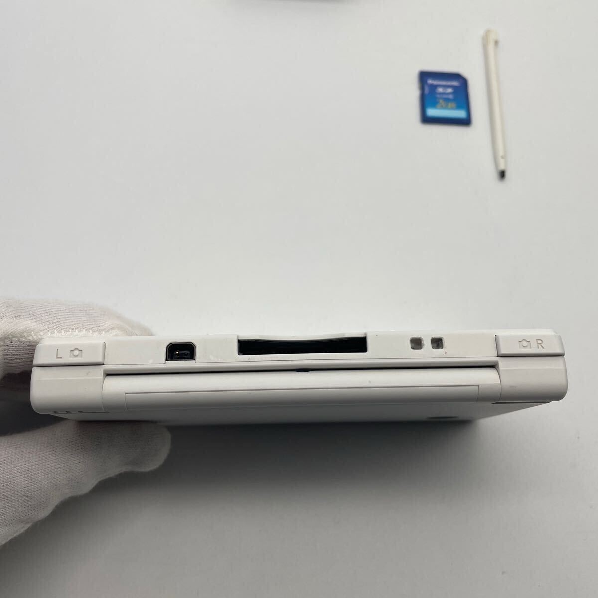新品同様 Nintendo DSi 本体 任天堂 DS i ホワイト ニンテンドー 新品同様 Nintendo DSi 本体 任天堂 DS i ホワイト ニンテンドー