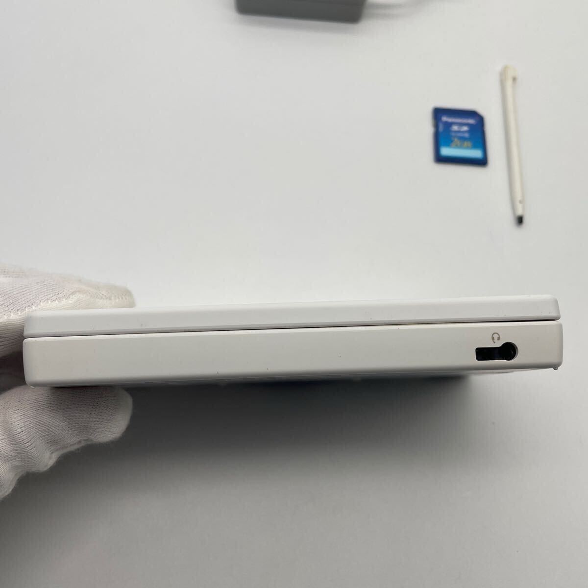 新品同様 Nintendo DSi 本体 任天堂 DS i ホワイト ニンテンドー 新品同様 Nintendo DSi 本体 任天堂 DS i ホワイト ニンテンドー