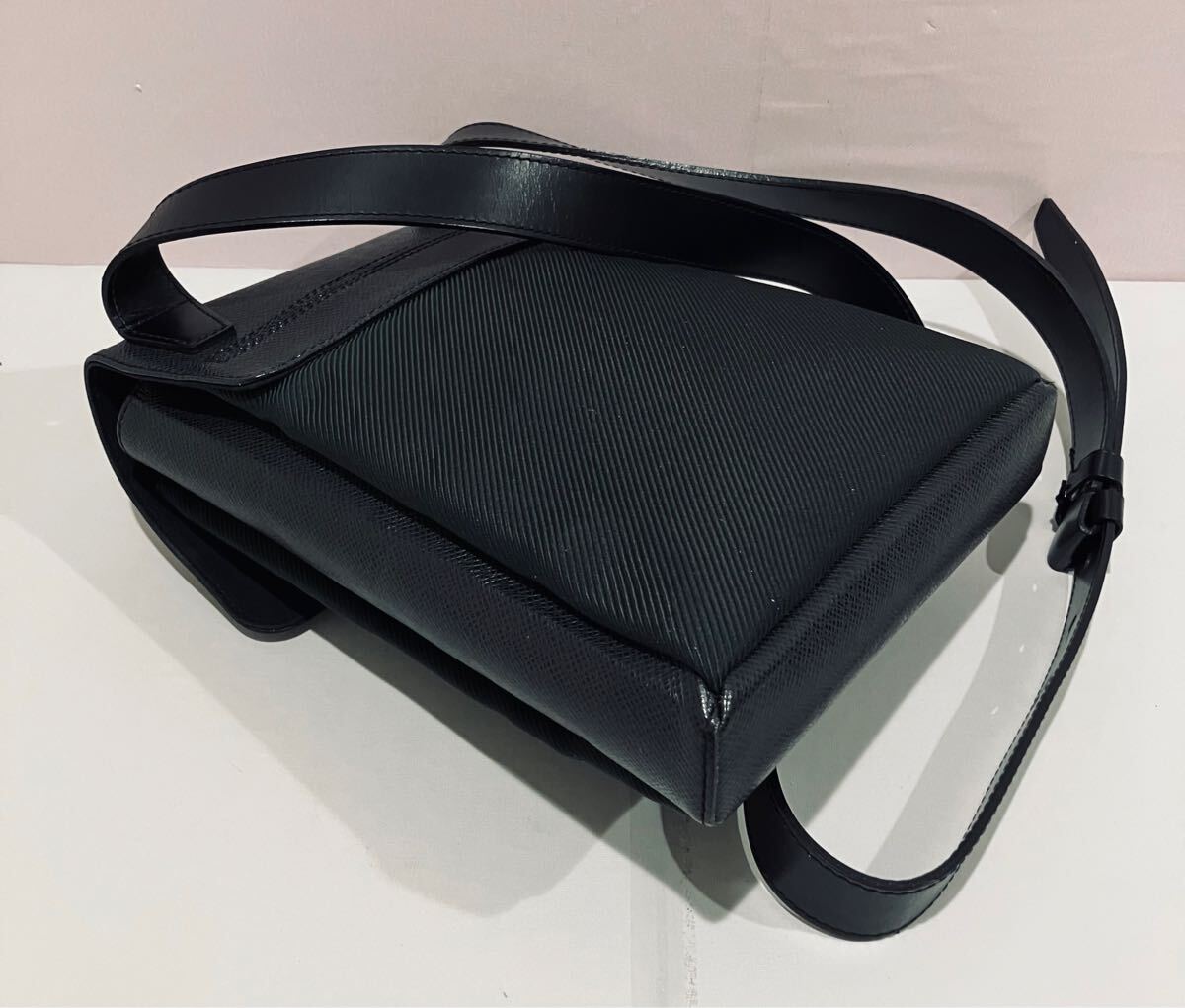 LOUIS VUITTON ○ 新品 同様 バッグ ルイヴィトン ショルダー LOUIS VUITTON ○ 新品 同様 バッグ ルイヴィトン ショルダー