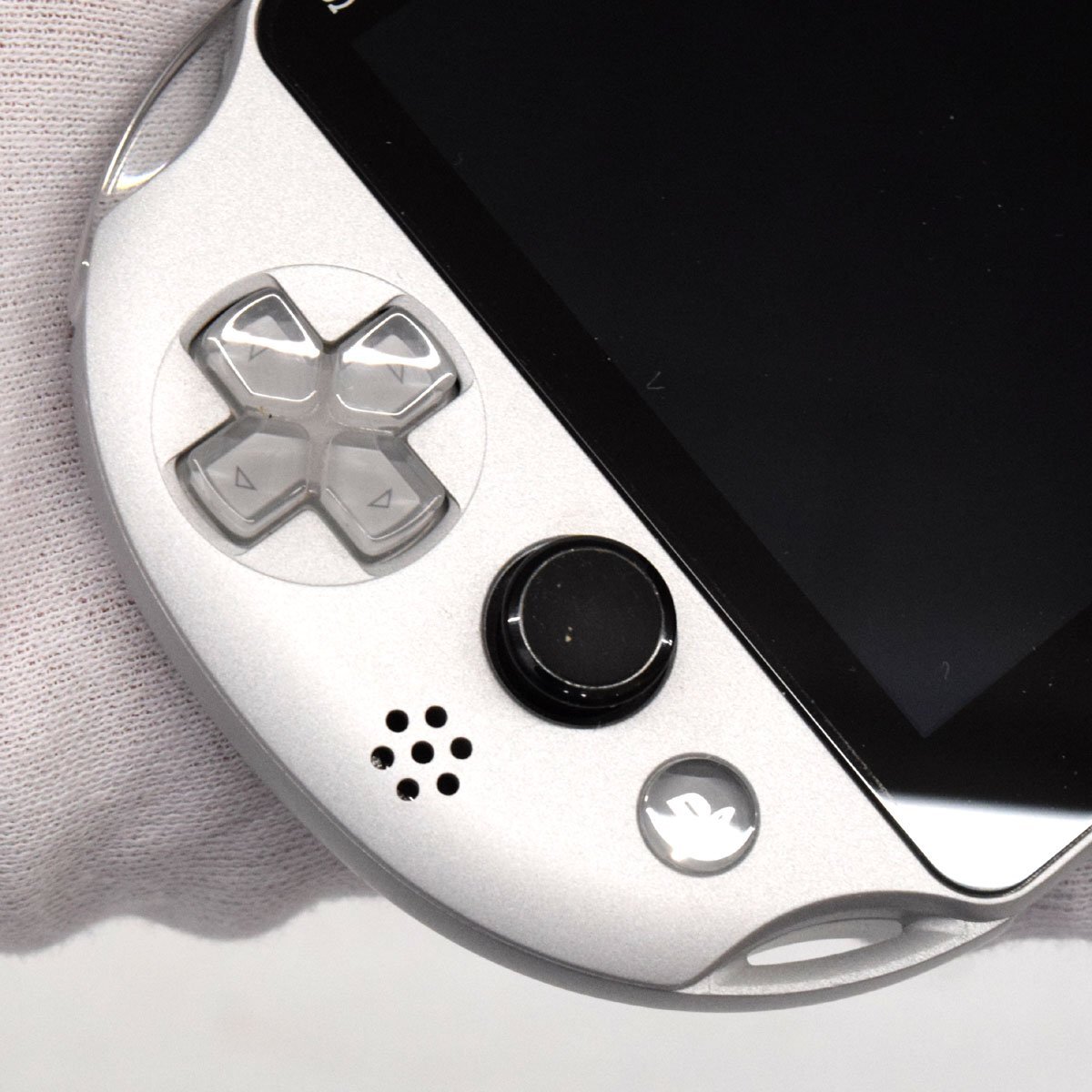 PlayStation Vita Wi-Fiモデル シルバー PCH-2000ZA25 初期動作 PlayStation Vita Wi-Fiモデル シルバー PCH-2000ZA25 初期動作