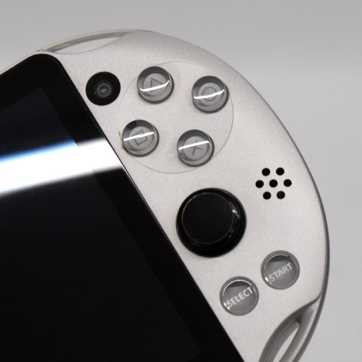 PlayStation Vita Wi-Fiモデル シルバー PCH-2000ZA25 初期動作 PlayStation Vita Wi-Fiモデル シルバー PCH-2000ZA25 初期動作