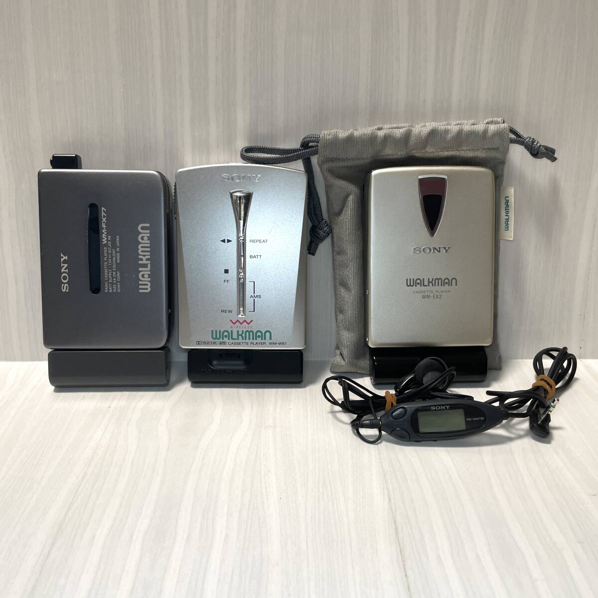 ジャンク/まとめ3個】SONY WALKMAN WM-FX77・WM-WE1・WM-EX2 ジャンク/まとめ3個】SONY WALKMAN WM-FX77・WM-WE1・WM-EX2