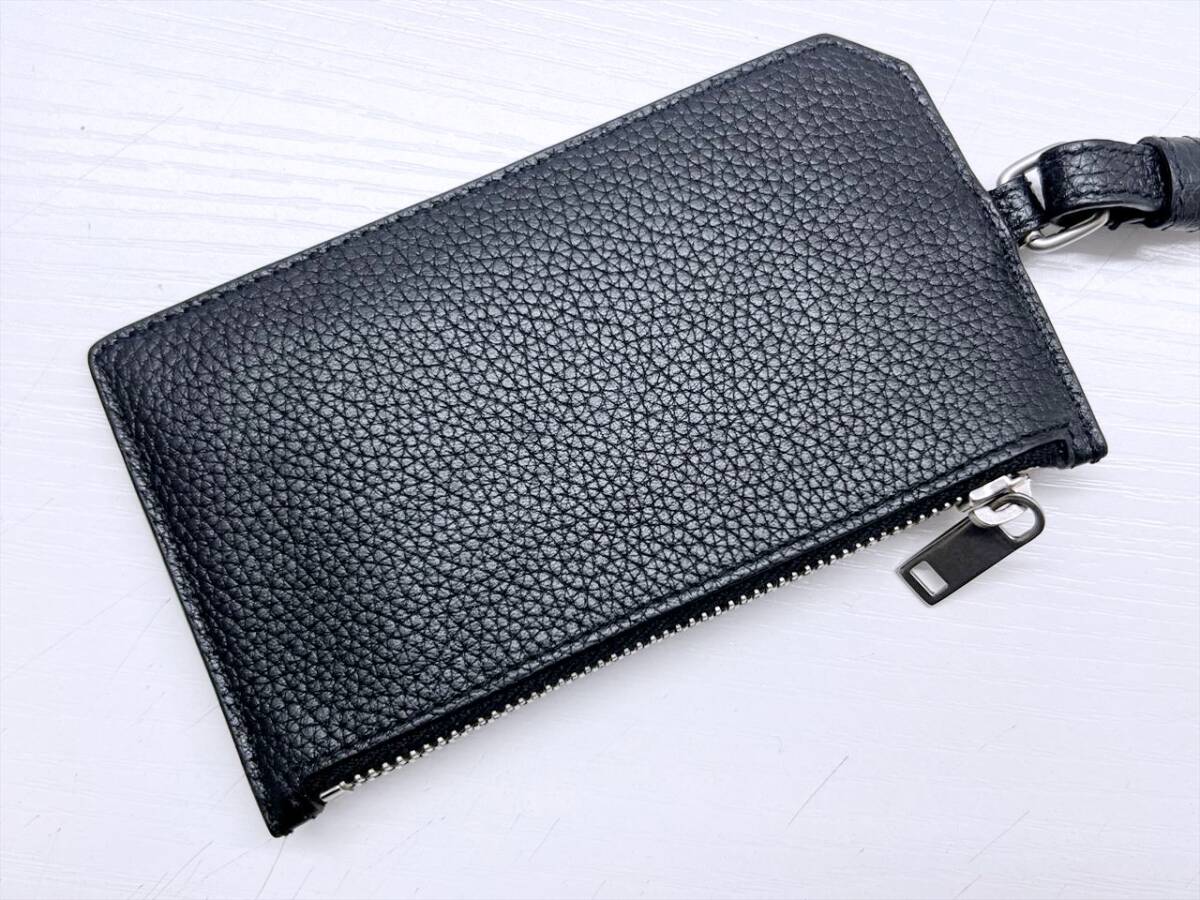 美品 SAINT LAURENT サンローラン ロゴ ストラップ付 美品 SAINT LAURENT サンローラン ロゴ ストラップ付