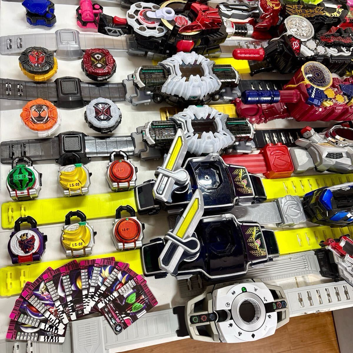 仮面ライダー 変身ベルト DX ドライバー ビルド ギーツ 仮面ライダー 変身ベルト DX ドライバー ビルド ギーツ
