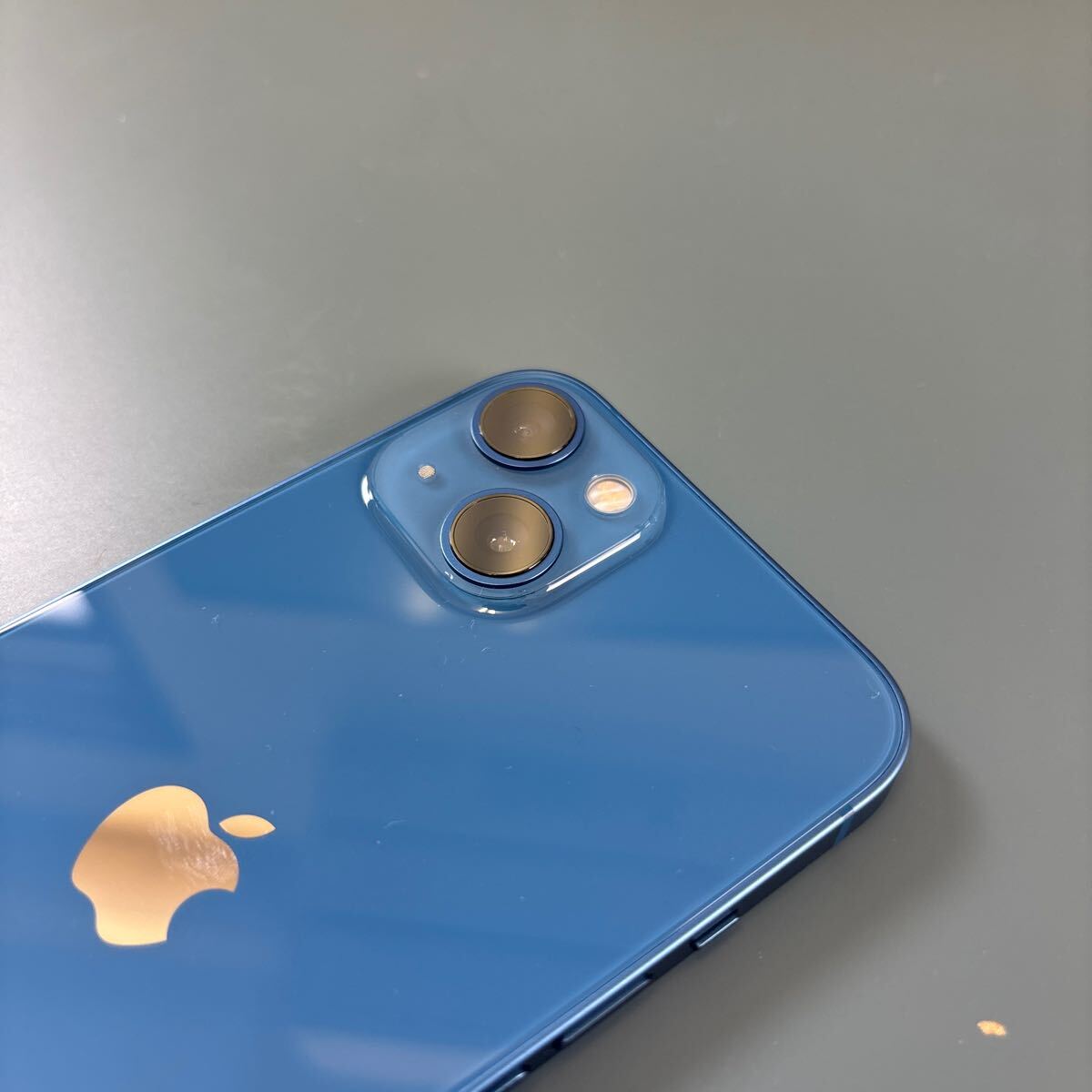 中古/ジャンク】SIMフリー Softbank iPhone13 128GB ブルー 赤 中古/ジャンク】SIMフリー Softbank iPhone13 128GB ブルー 赤