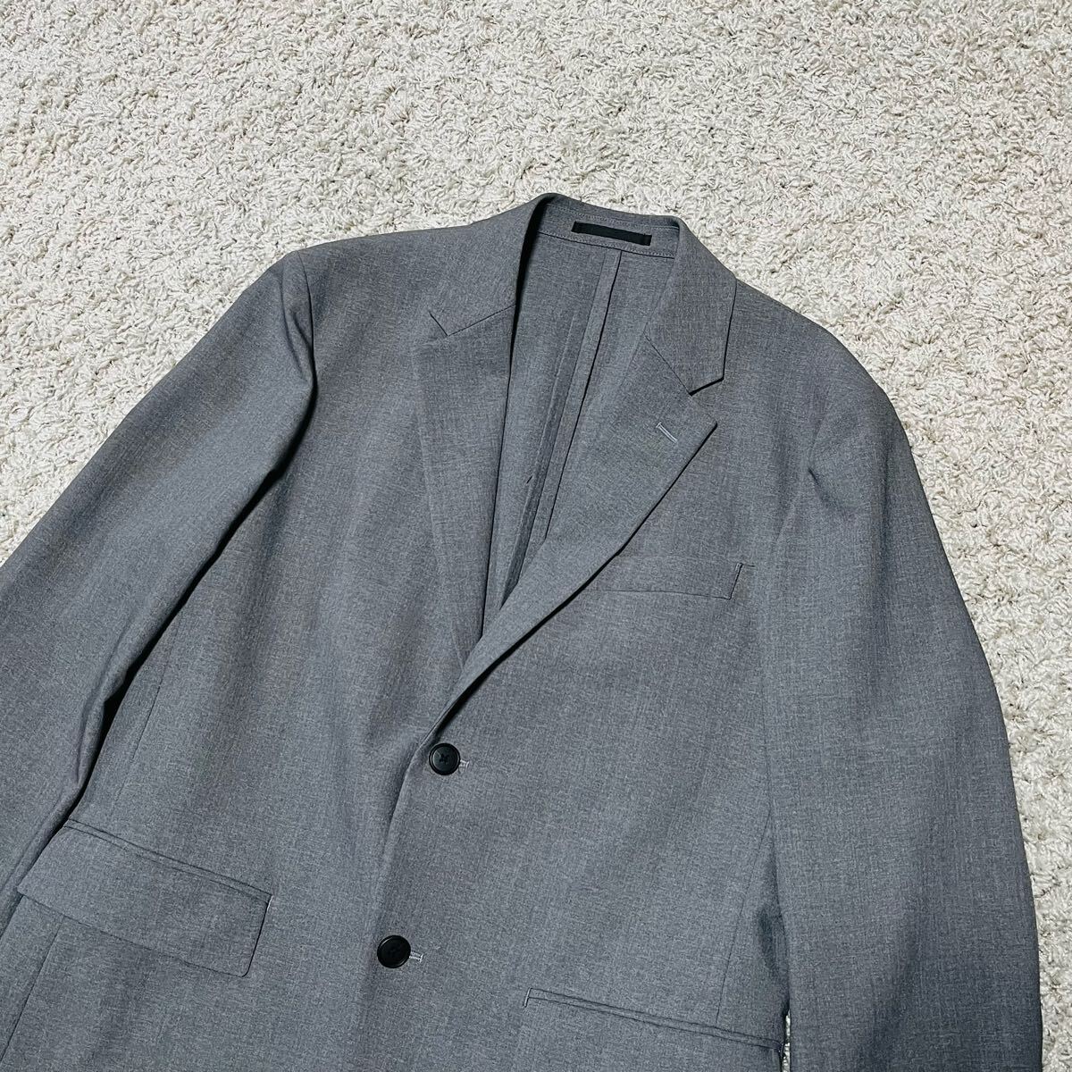 未使用 UNIQLO ユニクロ 感動ジャケット Mサイズ スーツ グレー 未使用 UNIQLO ユニクロ 感動ジャケット Mサイズ スーツ グレー