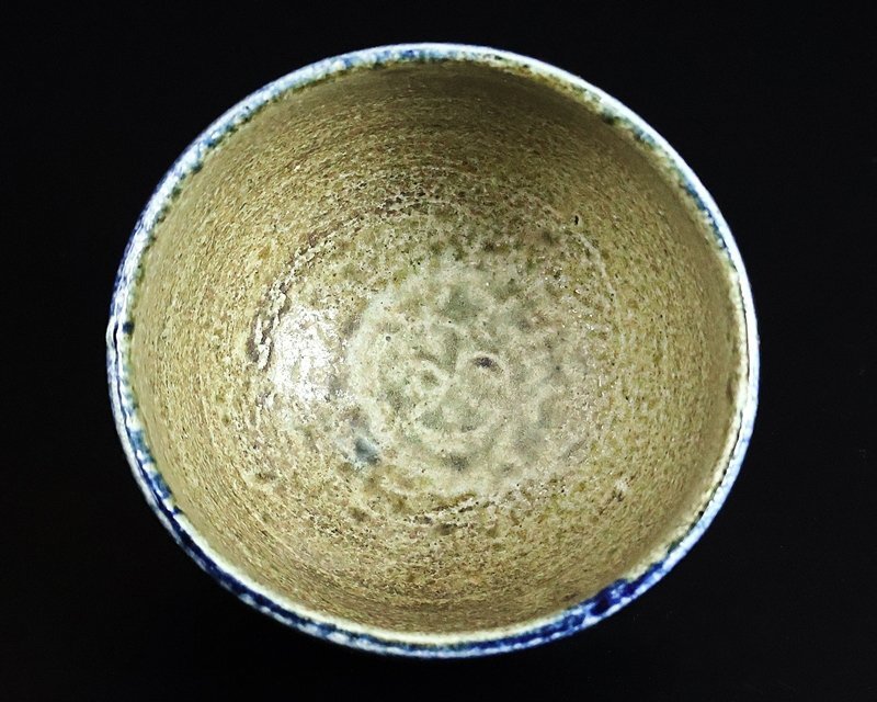 浜田庄司 】最上位作 藍塩釉茶碗 人間国宝 浜田友緒識箱 保証 浜田庄司 】最上位作 藍塩釉茶碗 人間国宝 浜田友緒識箱 保証