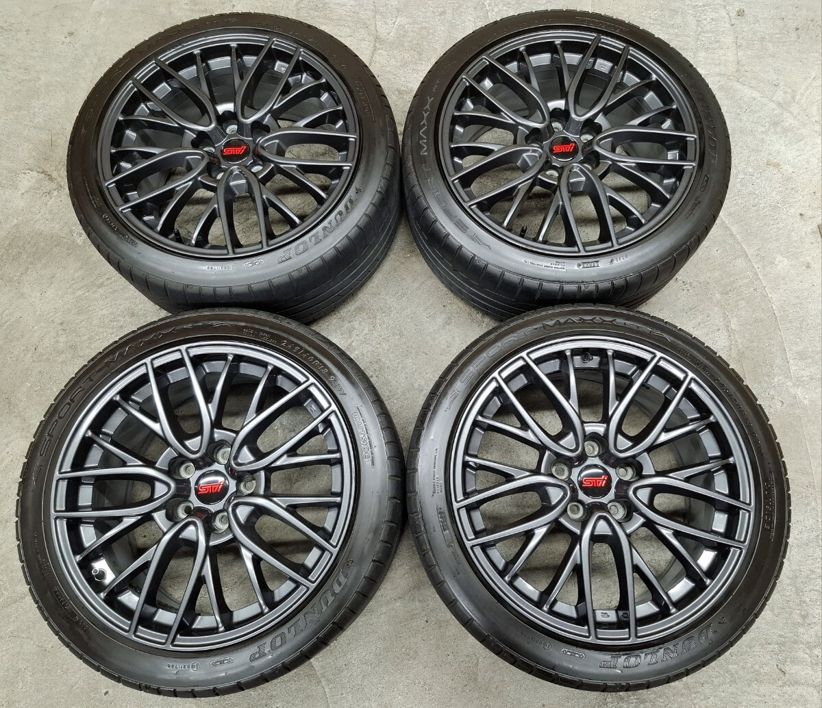 美品】スバル WRX STI 純正 ホイールタイヤ 2019 DUNLOP SPORT 美品】スバル WRX STI 純正 ホイールタイヤ 2019 DUNLOP SPORT
