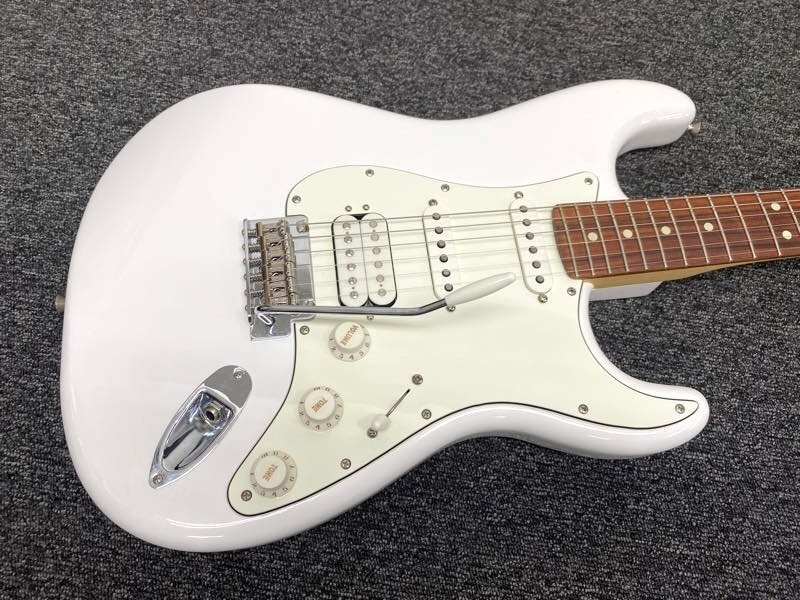美品◆ Fender Player Stratocaster HSS 2022◆ フェンダー　メキシコ制 ストラトキャスター　ソフトケース付屬です? 中古品