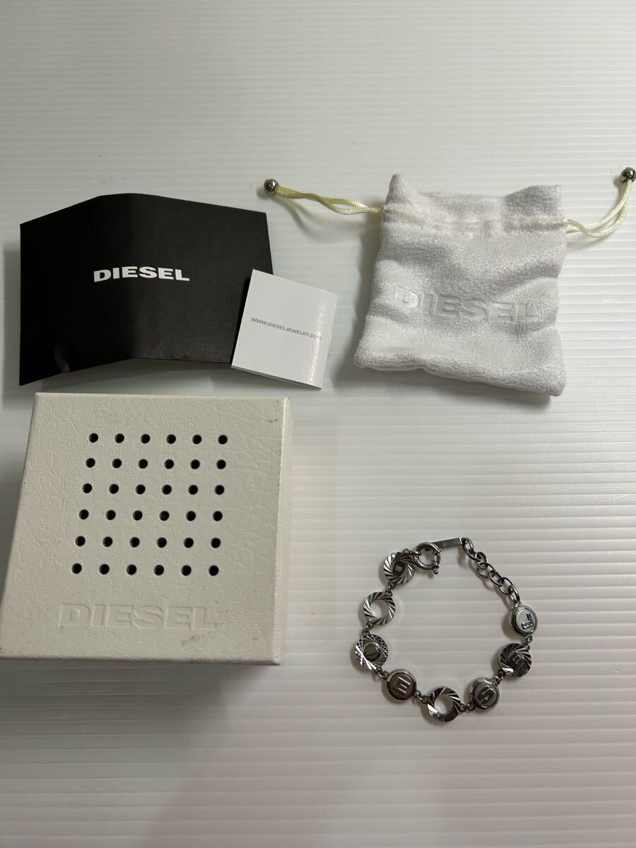 ディーゼル DIESEL シルバーカラー ブレスレット 箱付き ディーゼル DIESEL シルバーカラー ブレスレット 箱付き