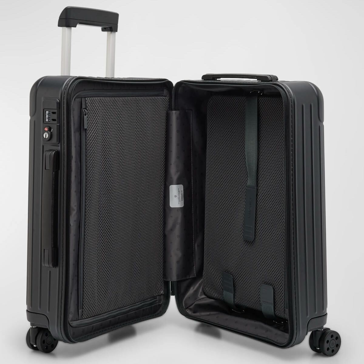 RIMOWA リモワ Essential Cabin マットブラック 36L 機内 RIMOWA リモワ Essential Cabin マットブラック 36L 機内
