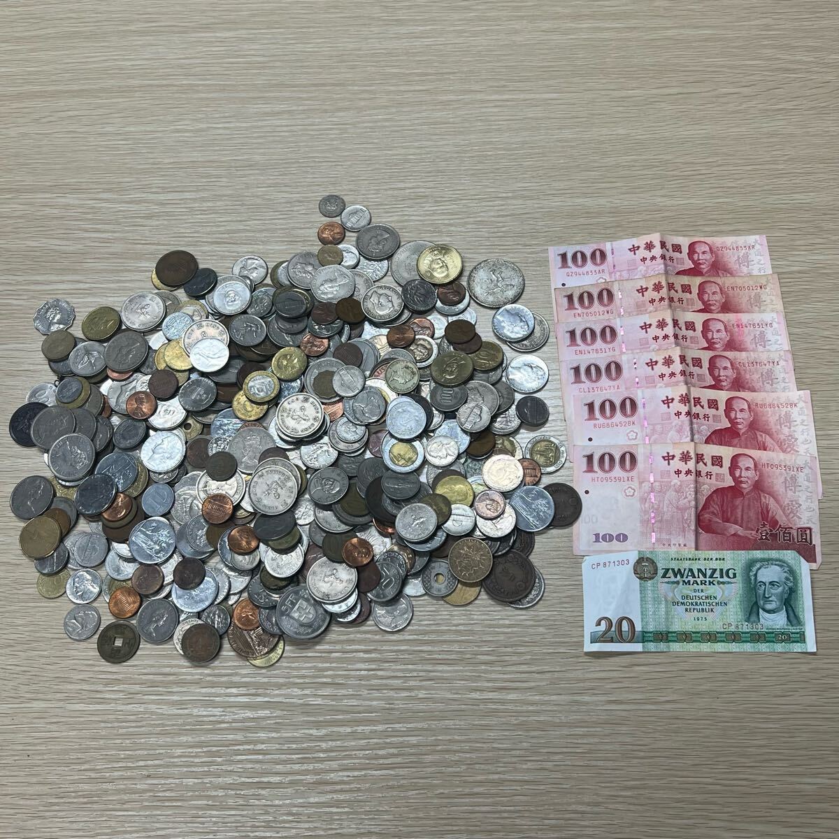 1円~外国硬貨 外国銭 古銭 海外紙幣 海外硬貨 おまとめ 約5.9kg 1円~外国硬貨 外国銭 古銭 海外紙幣 海外硬貨 おまとめ 約5.9kg