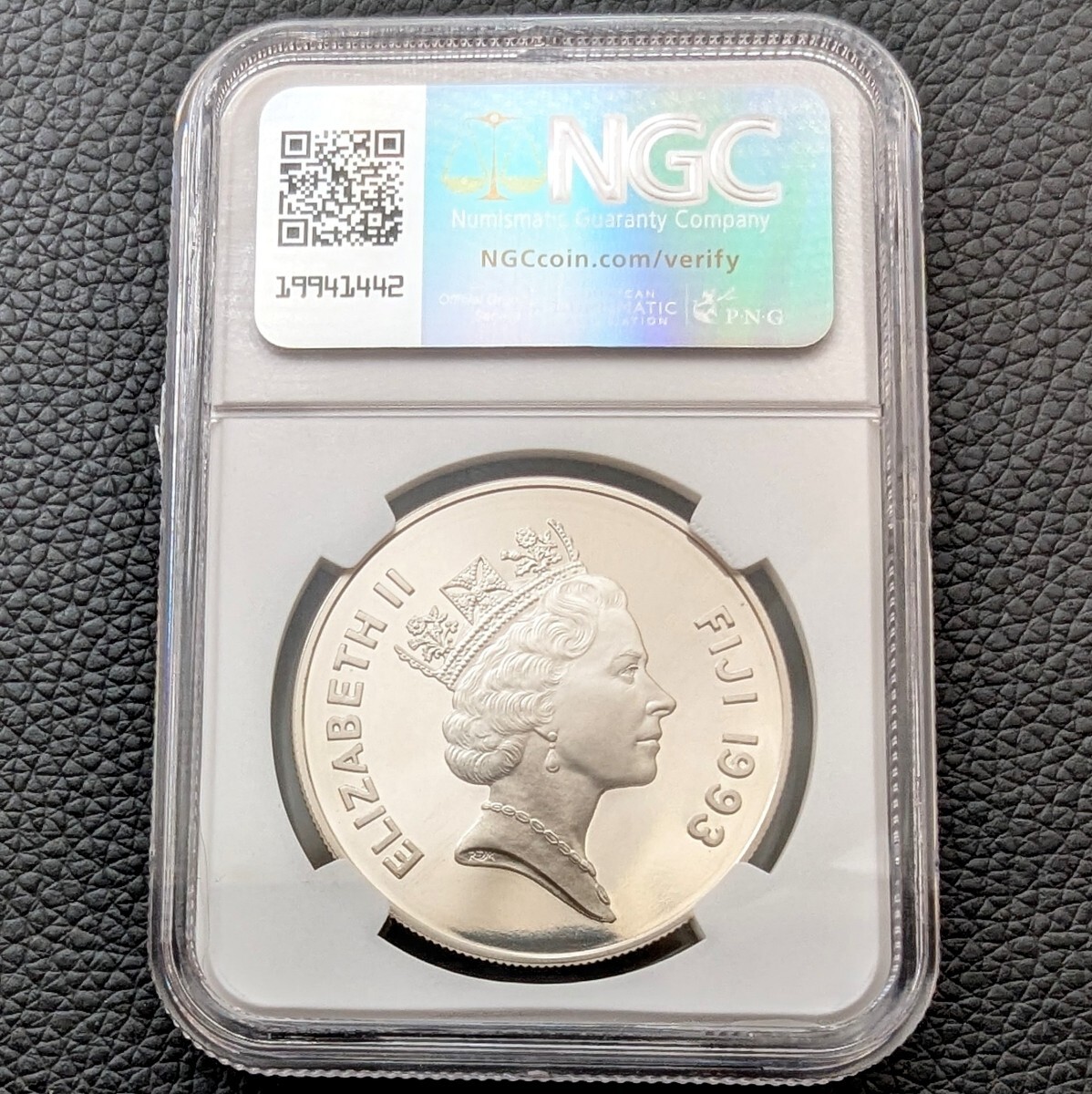 ☆1円スタート 世界5枚 銀貨 1993年 フィジー 王座の女王 ☆1円スタート 世界5枚 銀貨 1993年 フィジー 王座の女王