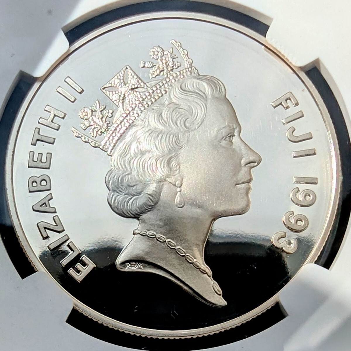 ☆1円スタート 世界5枚 銀貨 1993年 フィジー 王座の女王 ☆1円スタート 世界5枚 銀貨 1993年 フィジー 王座の女王