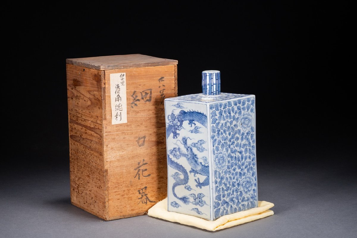 善古堂】江戸~明治時代 古伊万里・有田焼 染付 雲龍花卉図角 善古堂】江戸~明治時代 古伊万里・有田焼 染付 雲龍花卉図角