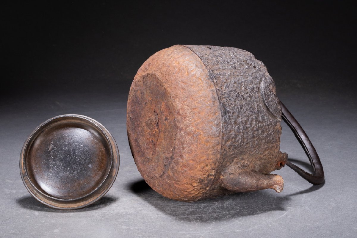善古堂】某蒐集放出品 時代物 龍文堂作 蝙蝠図鉄瓶 鉄壺 茶沸 茶