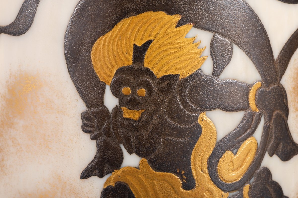 善古堂】特殊白材 名匠「雅生」作 象嵌金蒔絵風神雷神香爐 置物 善古堂】特殊白材 名匠「雅生」作 象嵌金蒔絵風神雷神香爐 置物