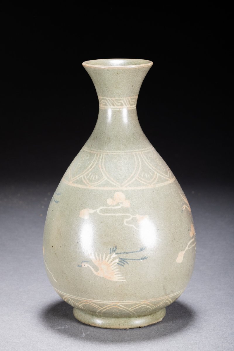 善古堂】某収集家放出品 高麗時代物 李朝青磁象嵌雲鶴図壺 共箱 善古堂】某収集家放出品 高麗時代物 李朝青磁象嵌雲鶴図壺 共箱