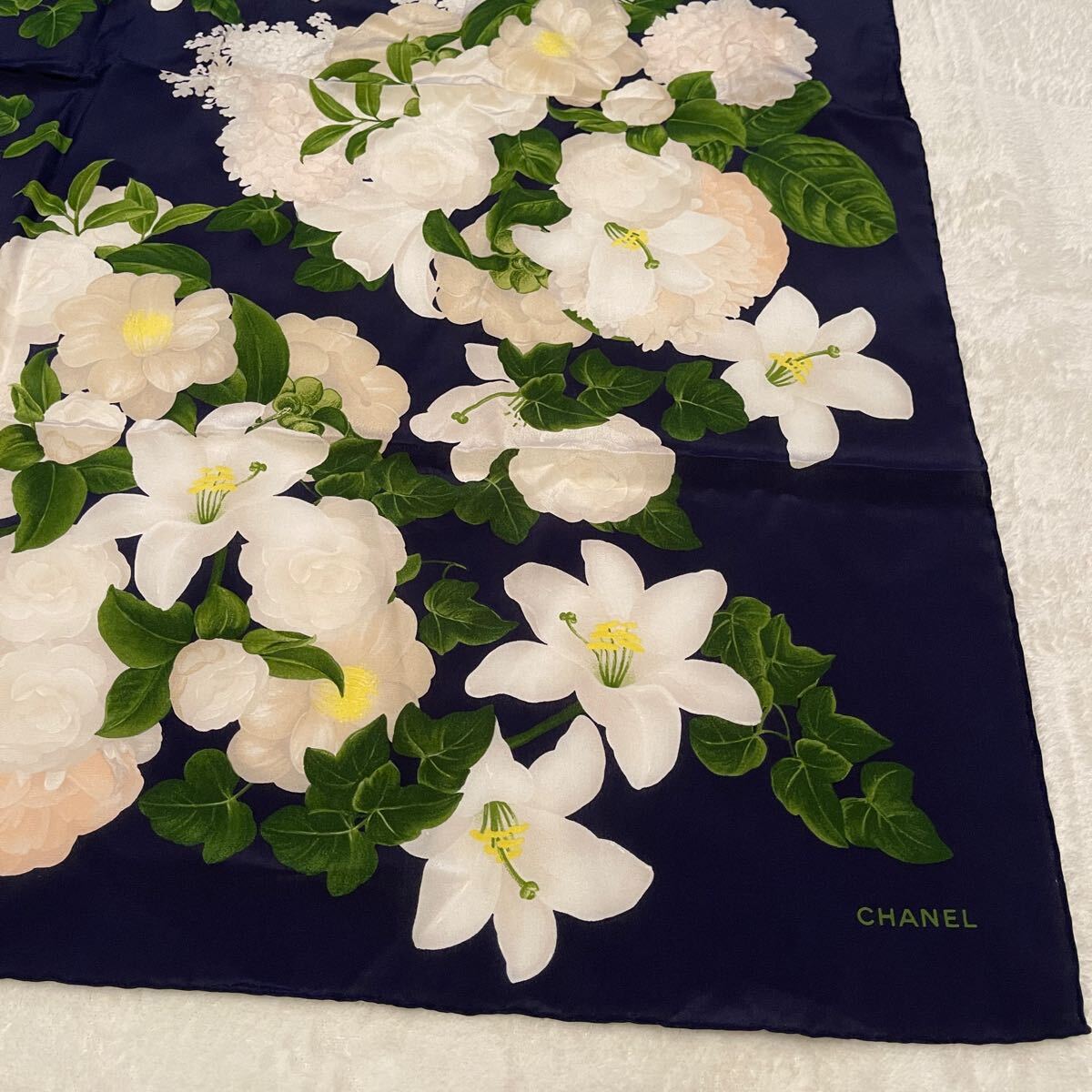 1円スタート CHANEL シャネル 大判 スカーフ シルク100 花柄 1円スタート CHANEL シャネル 大判 スカーフ シルク100 花柄
