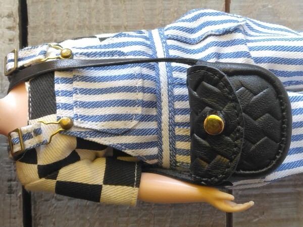 ネオブライス　ミディブライス　ICドール　オビツ　ピュアニーモ　リカちゃん ハンドメイド　本革ショルダーバッグ７１５