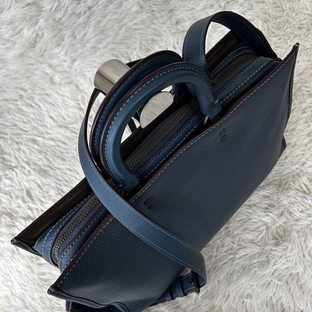 美品/現行 COACH コーチ ローグ 2way ビジネスバッグ 斜め掛け 美品/現行 COACH コーチ ローグ 2way ビジネスバッグ 斜め掛け