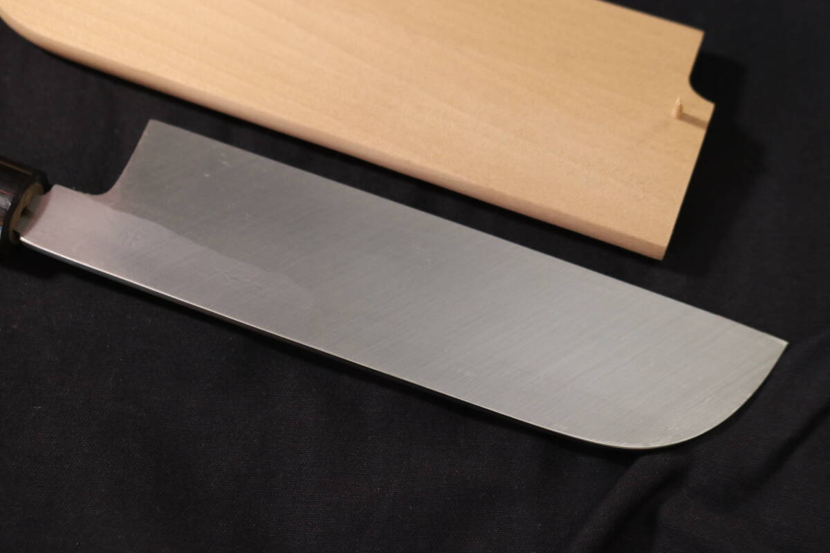 刃長(zhǎng)168mm 堺刀司 巖國(guó)作花押 片刃 鎌型菜切包丁 木鞘付