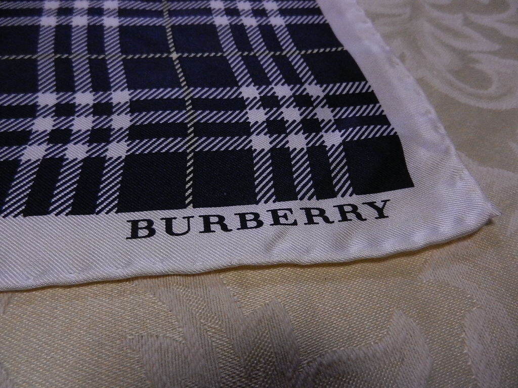 バーバリー☆BURBERRY☆大判ハンカチ☆絹100%☆難あり(服飾小物 バーバリー☆BURBERRY☆大判ハンカチ☆絹100%☆難あり(服飾小物