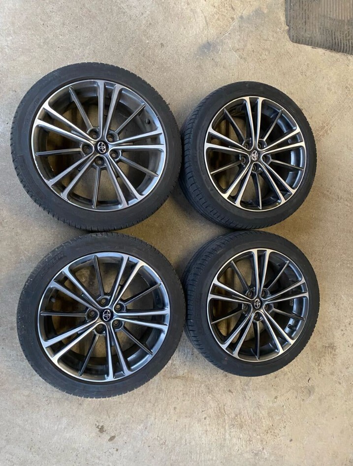 toyota 86 BRZ zn6 zc6 純正 ホイール タイヤ 4本セット toyota 86 BRZ zn6 zc6 純正 ホイール タイヤ 4本セット