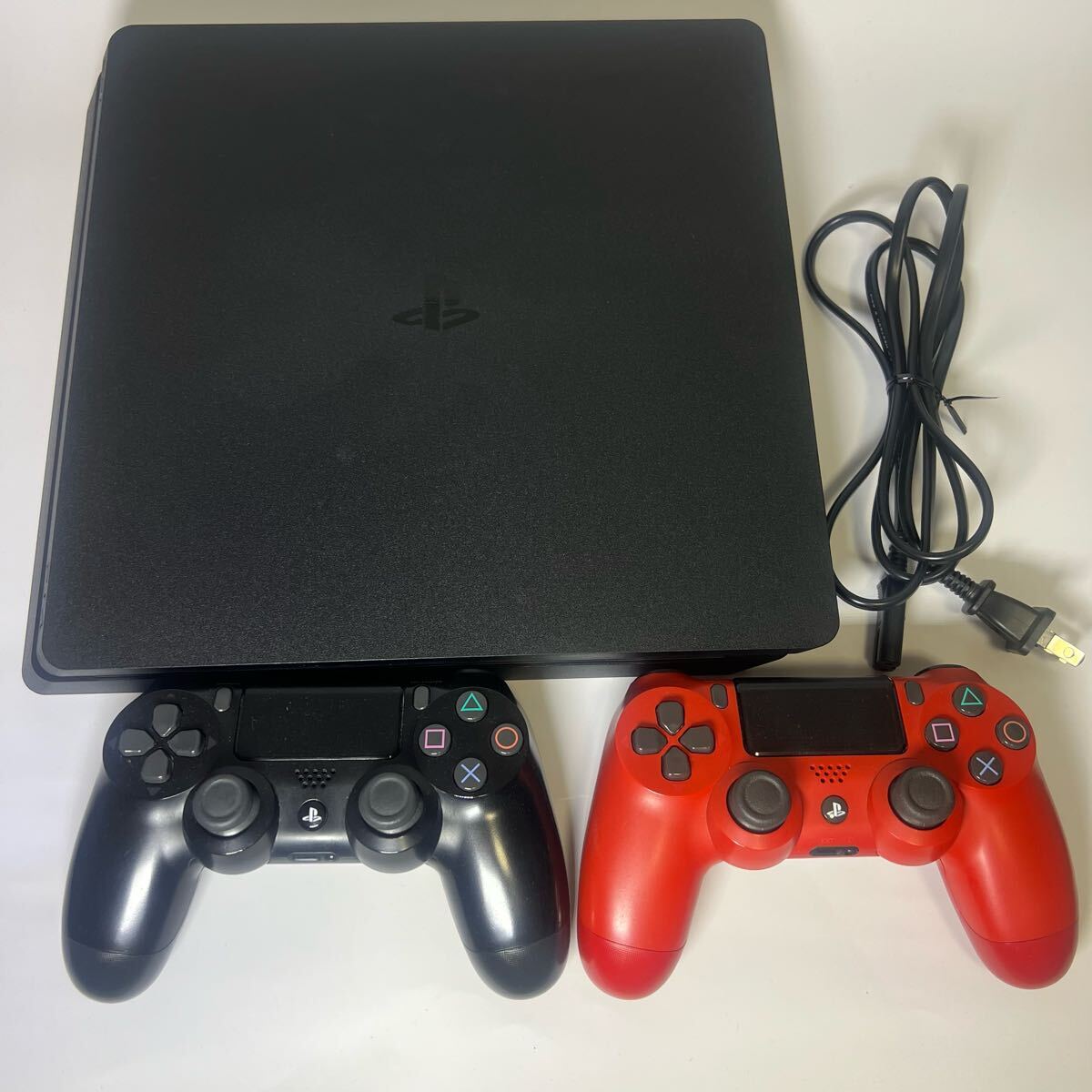 PlayStation 4 本体(CUH-2000B)1TB スリムモデル PlayStation 4 本体(CUH-2000B)1TB スリムモデル