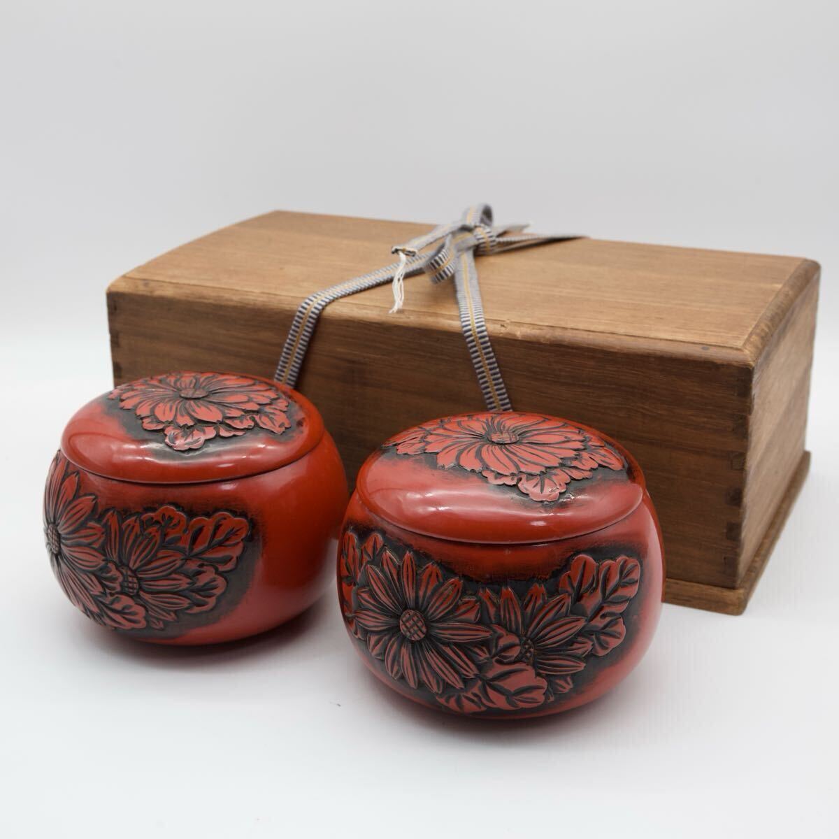 再出品!【囲碁】鎌倉彫 花彫 天然 那智黒 本蛤白 碁石 碁笥 箱 再出品!【囲碁】鎌倉彫 花彫 天然 那智黒 本蛤白 碁石 碁笥 箱