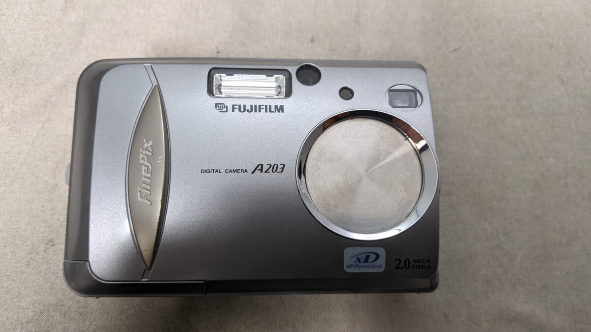 H5327 FUJIFILM FinePix A203 コンパクトデジタルカメラ/小型 H5327 FUJIFILM FinePix A203 コンパクトデジタルカメラ/小型