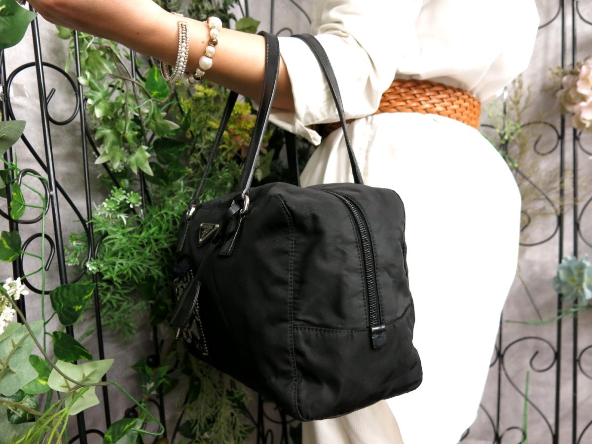 ○超美品○PRADA プラダ○ロボット ハート○三角ロゴプレート ○超美品○PRADA プラダ○ロボット ハート○三角ロゴプレート