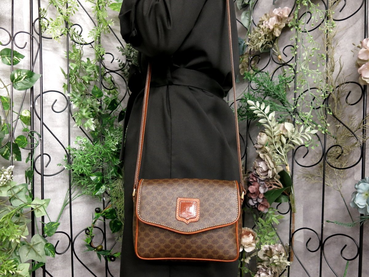○超美品○CELINE セリーヌ○マカダム○ロゴ型押し○PVC カーフ ○超美品○CELINE セリーヌ○マカダム○ロゴ型押し○PVC カーフ